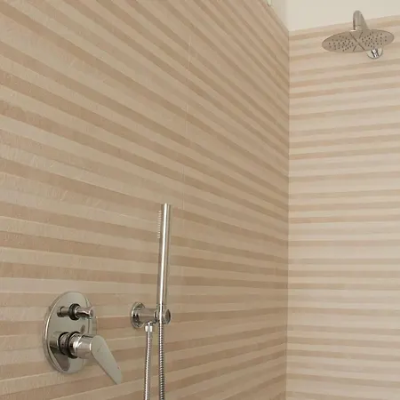 Lg Apartment Stresa
